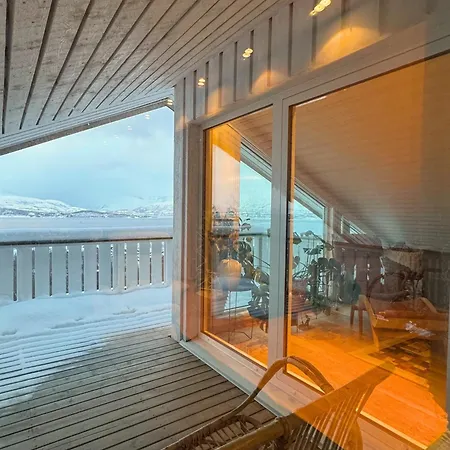 Exclusive Northernlight At Sortromsoya